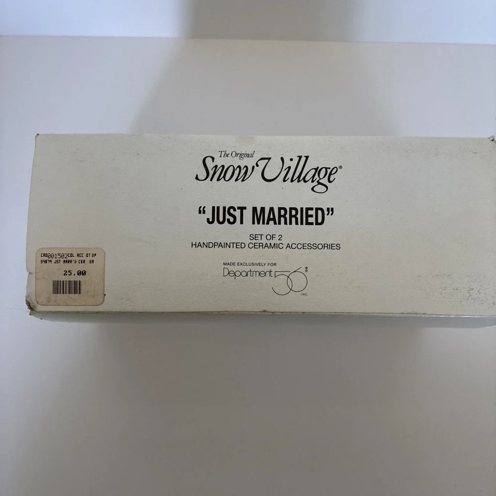 Department 56 Snow Village Just Married Set of 2 Porcelain Village Accessories - Picture 14 of 16
